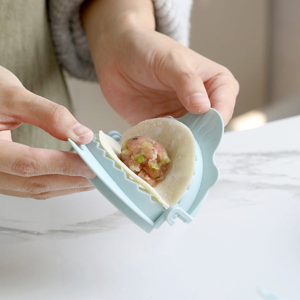 Plastic Dumpling Maker Set Dumpling Press Mold with Stuffing Spoon Dough Cutter