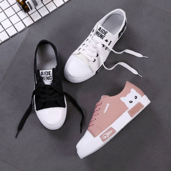 Women Lace-up Sneakers Low Top Round Toe Shoes with Cat Patterns